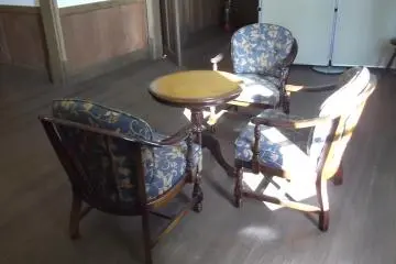Period furnishing in the house