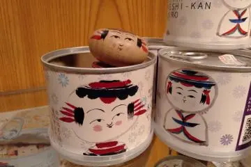 "Kokeshi Can" are irresistibly cute