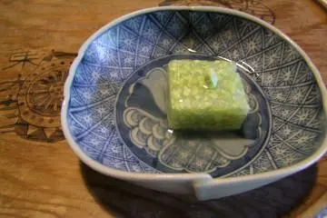 <p>One of the many tasty small kaiseki dishes</p>