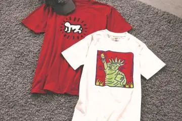 Pick up some New York merchandise like Statue of Liberty tees (Public Domain)