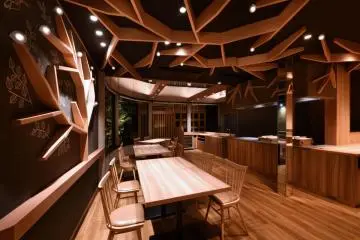The sleek dining area (Photo: <a href="https://prtimes.jp/main/html/rd/p/000000004.000084115.html?fbclid=IwAR3WxWO5ovbh3k6_ZplOXQM1ymbtG8NYH9Er7UGfLhBF6E2jClH-GZA_uvE" target="_blank" rel="noreferrer noopener nofollow">有限会社 Saika</a>)
