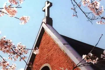 The old church building from 1911 to 1996