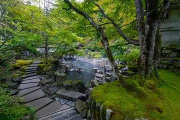 One of the outdoor hot spring baths at Takaragawa Onsen