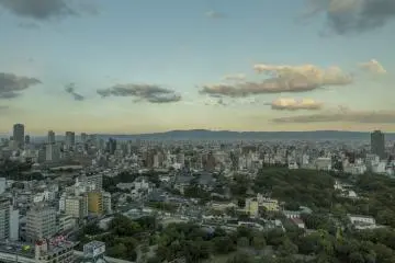 <p>วิวของวัดอิชชิน-จิ มองจากซึตเท็นกะกุ (Osaka tower) วัดอิชชิน-จิตั้งอยู่ที่มุมทางตะวันออกเฉียงเหนือของสวนเท็นโนะจิ</p>