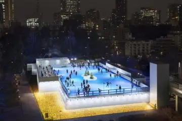 Something about ice skating just exudes Christmastime vibes
