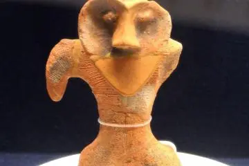 Clay Jomon period figurine
