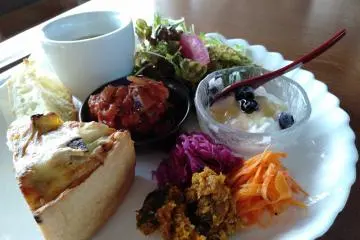 Weekly lunch special at "IIchaya"