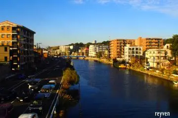 A view of the Horiwari River as seen from Hachiman Bridge in Isogo-ku
