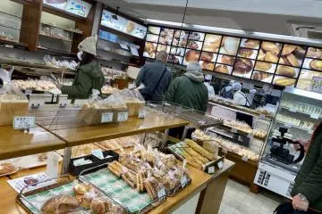 The bakery's ground floor (Photo: Rie Toda)