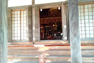 The entrance to the temple