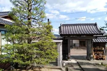 Back view of the temple gate