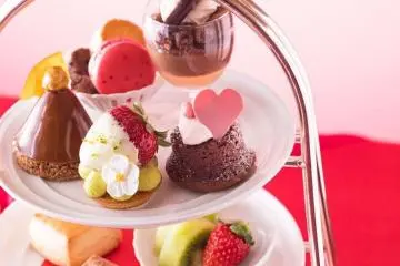 Enjoy sweets with your sweetheart!
