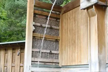 <p>ผ่อนคลายกับท่วงทำนองของน้ำพุนี้</p>
