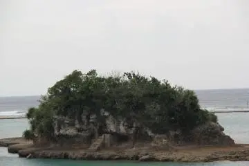 <p>This island is reserved for good swimmers or those with a small boat</p>