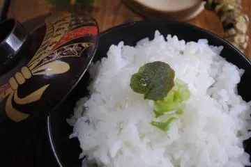 Savor fresh wasabi in uzume rice