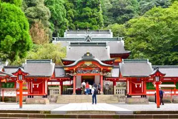 Kirishima Shrine, a Famous Shinto Shrine in Kagoshima Prefecture (Photo: Jesse33 / Shutterstock.com)