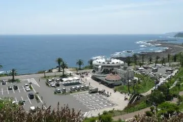 Photo: <a href="https://commons.wikimedia.org/wiki/File:Michinoeki_Phoenix_Miyazaki_Japan.jpg" target="_blank" rel="noreferrer noopener nofollow">Sanjo</a> / <a href="https://creativecommons.org/licenses/by-sa/3.0/deed.en" target="_blank" rel="noreferrer noopener nofollow">CC BY-SA 3.0</a>