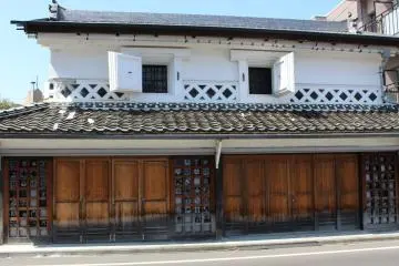 Side view of the former Maruki Shop