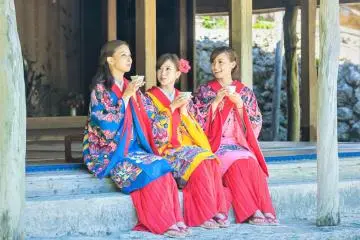 Enjoy tea the traditional way 