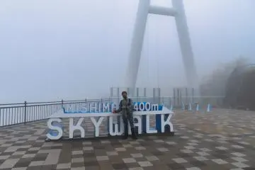 Hiro at Skywalk