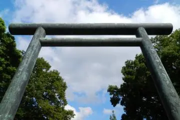 <p>Une journ&eacute;e ensoleill&eacute;e dans un temple controvers&eacute;</p>