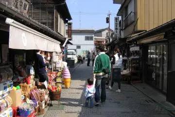 Kawagoe's Candy Alley (Photo: <a href="https://www.flickr.com/photos/jpellgen/2441112115" target="_blank" rel="noreferrer noopener nofollow">jpellgen </a> / <a href="https://creativecommons.org/licenses/by-nc-nd/2.0/" target="_blank" rel="noreferrer noopener nofollow">CC BY-NC-ND 2.0</a>)