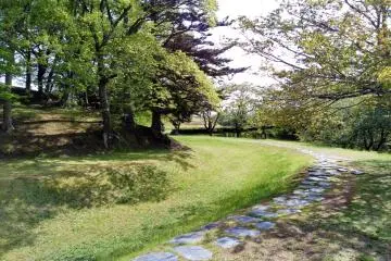 Walking around the back of the smaller kofun.