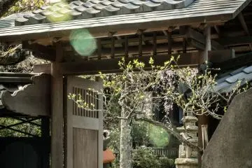 Entrance to the main hall.