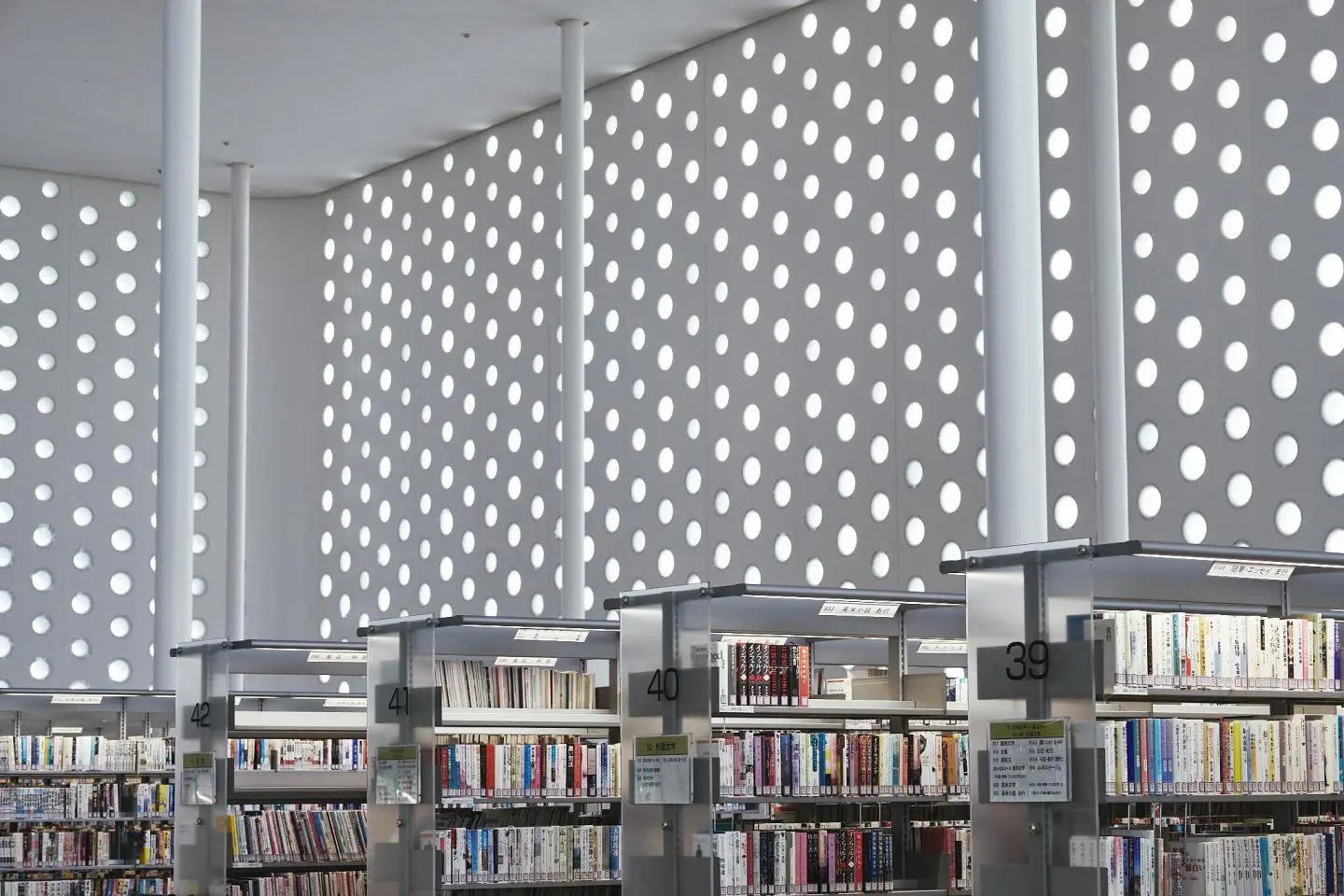 Kanazawa Umimirai Library (Photo: YELLOW Mao Photography / CC BY-NC-ND 2.0)
