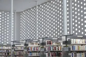Kanazawa Umimirai Library