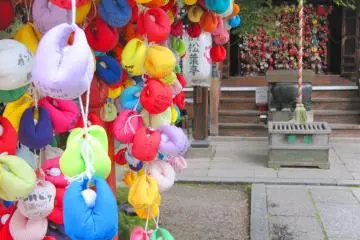 Colorful Kongoji (Yasaka Kōshindō) Temple (Photo: <a href="https://flickr.com/photos/loretahur/14496251309/" target="_blank" rel="noreferrer noopener nofollow">Lorena a.k.a. Loretahur</a> / <a href="https://creativecommons.org/licenses/by-sa/2.0/" target="_blank" rel="noreferrer noopener nofollow">CC BY-SA 2.0</a>)
