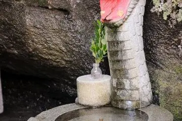 Statue of a snake