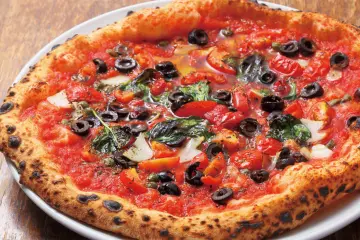 L'Albero's handcrafted pizza (Photo: Sendai City)