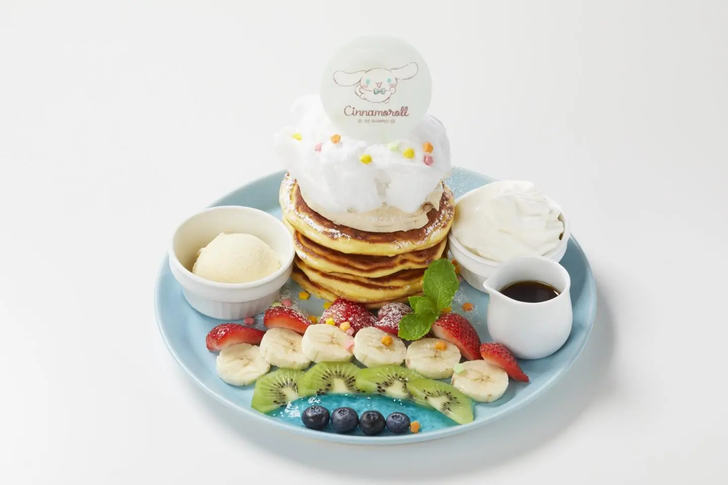 The Cinnamoroll Rainbow Sky Pancake (Photo: Sweets Design Lab Co., Ltd.)