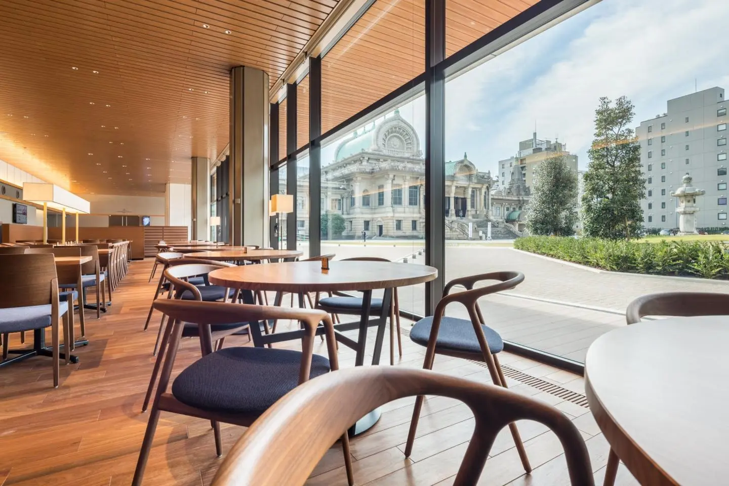 Enjoy cafe cuisine with lovely temple views (Photo: Tsukiji Hongwanji Temple Cafe)