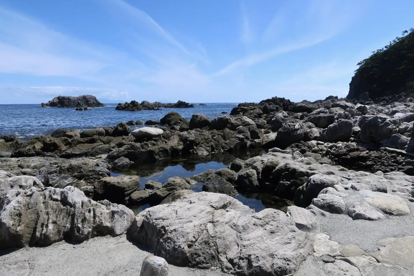 Soak in the transparent waters of Ashitsuki Onsen