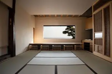 The washitsu with views of Sagami Bay (Photo: Kishi-ke)