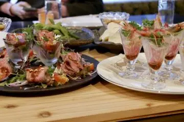 Snack time! Roast beef and shrimp plates 