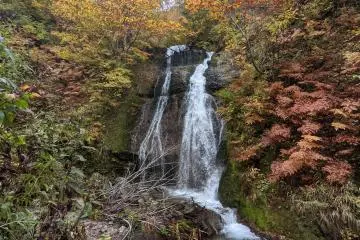 Ubutaki, Grandmother Fall, just behind Shiraito