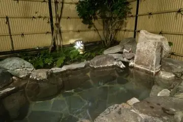 Open-air bath