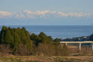 Tateyama mountain range over the sea
