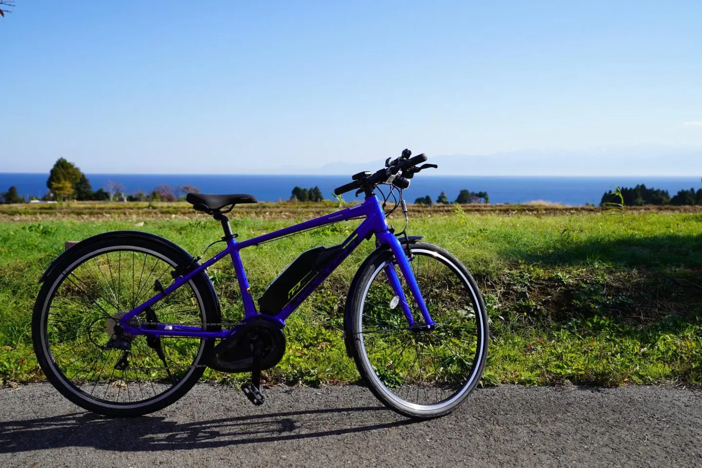 Travel the countryside with an e-bike (เครดิตรูปภาพ: Onomi Village)