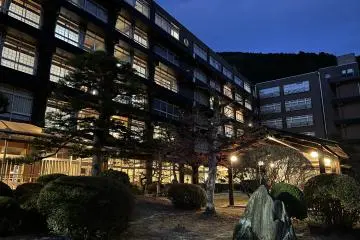 With the opening of the Takayama Line, the inn was moved to its current location and opened in 1936