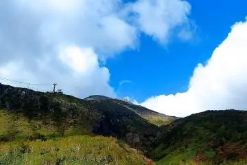 อากาศบนเขานี้เปลี่ยนง่าย นี่เป็นช่วงที่สวยที่สุดของวัน
