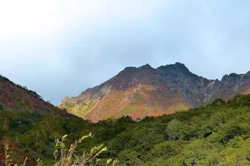 สีสันฟดูใบไม้ร่วงของเขาชาอุสุ-ดาเกะ