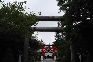 The main gate and approach