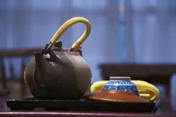 <p>ชุดน้ำชา สามารถทานชาเขียวรสเลิศได้ตลอดทั้งวัน</p>