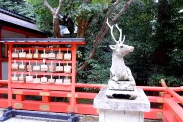 <p>Deer Sculptures is one of the many links here with Nara</p>
