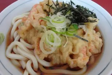 A bowl of tasty udon