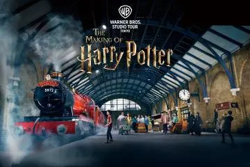 Platform 9 ¾ and the Hogwarts Express (Photo: © Warner Bros. Entertainment Inc. – Wizarding World publishing rights © J.K. Rowling)